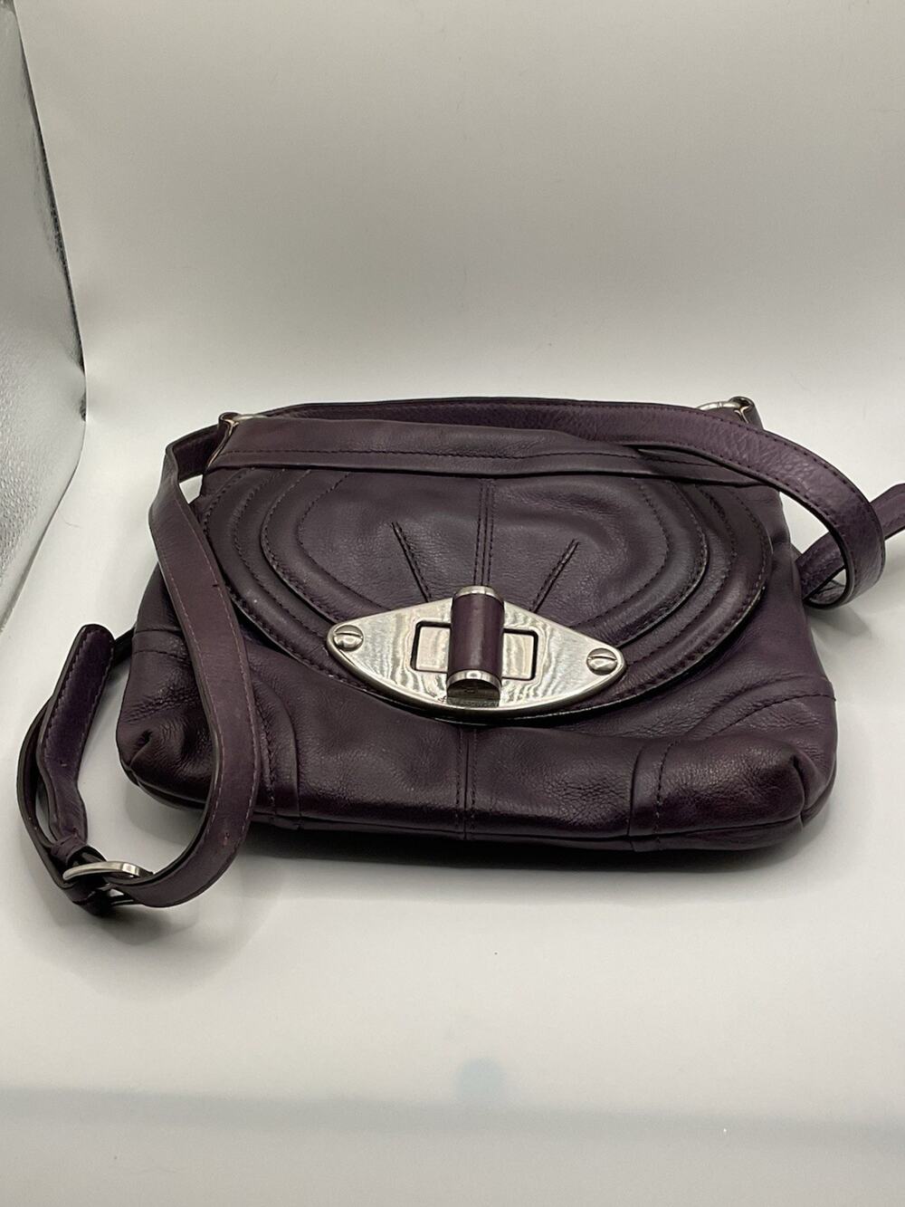 B. Makowsky Purple Shoulder Bag Zip Closure Leopard Lining Pockets Silver